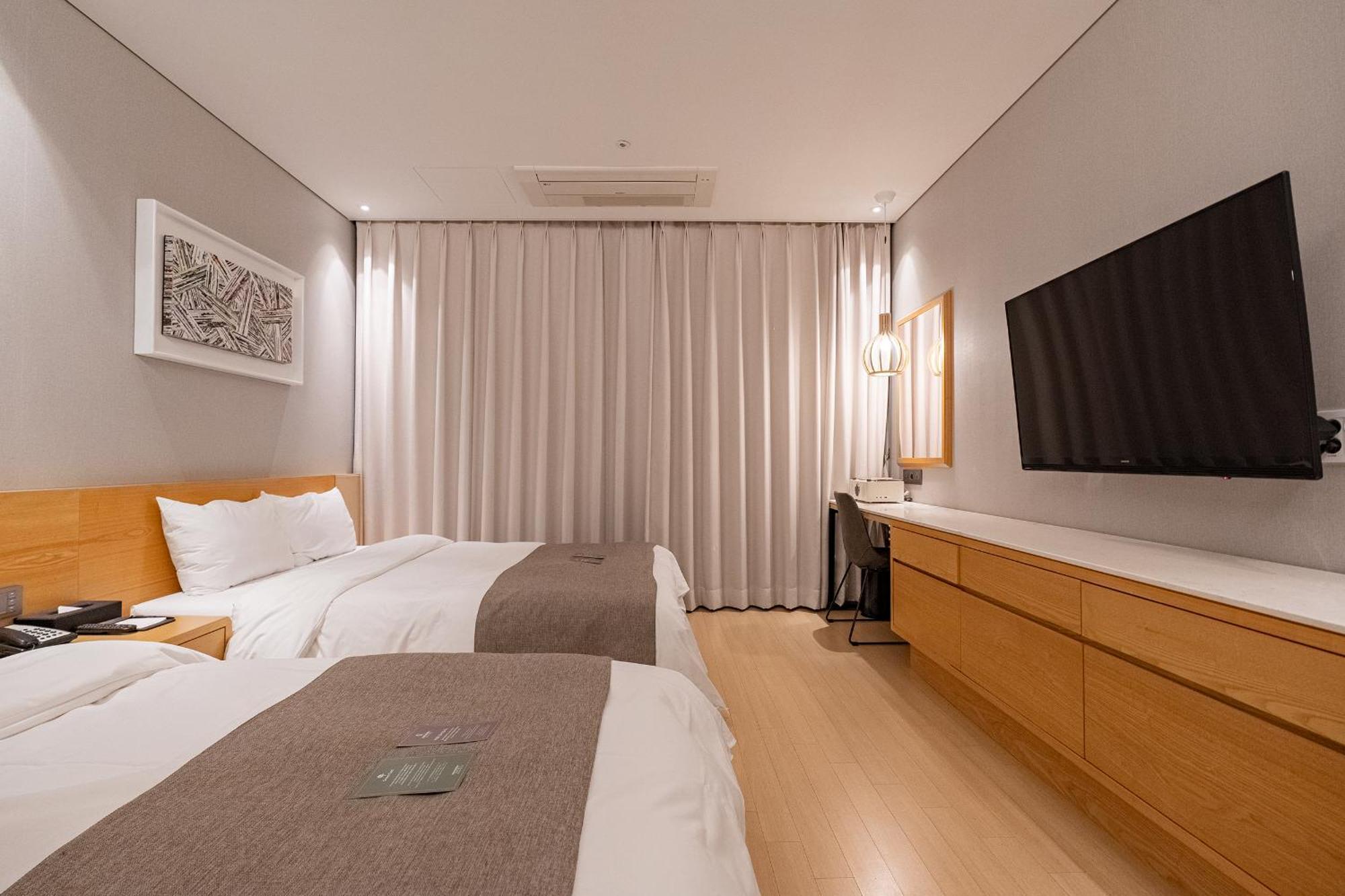 Gloucester Hotel Cheongju Exteriör bild