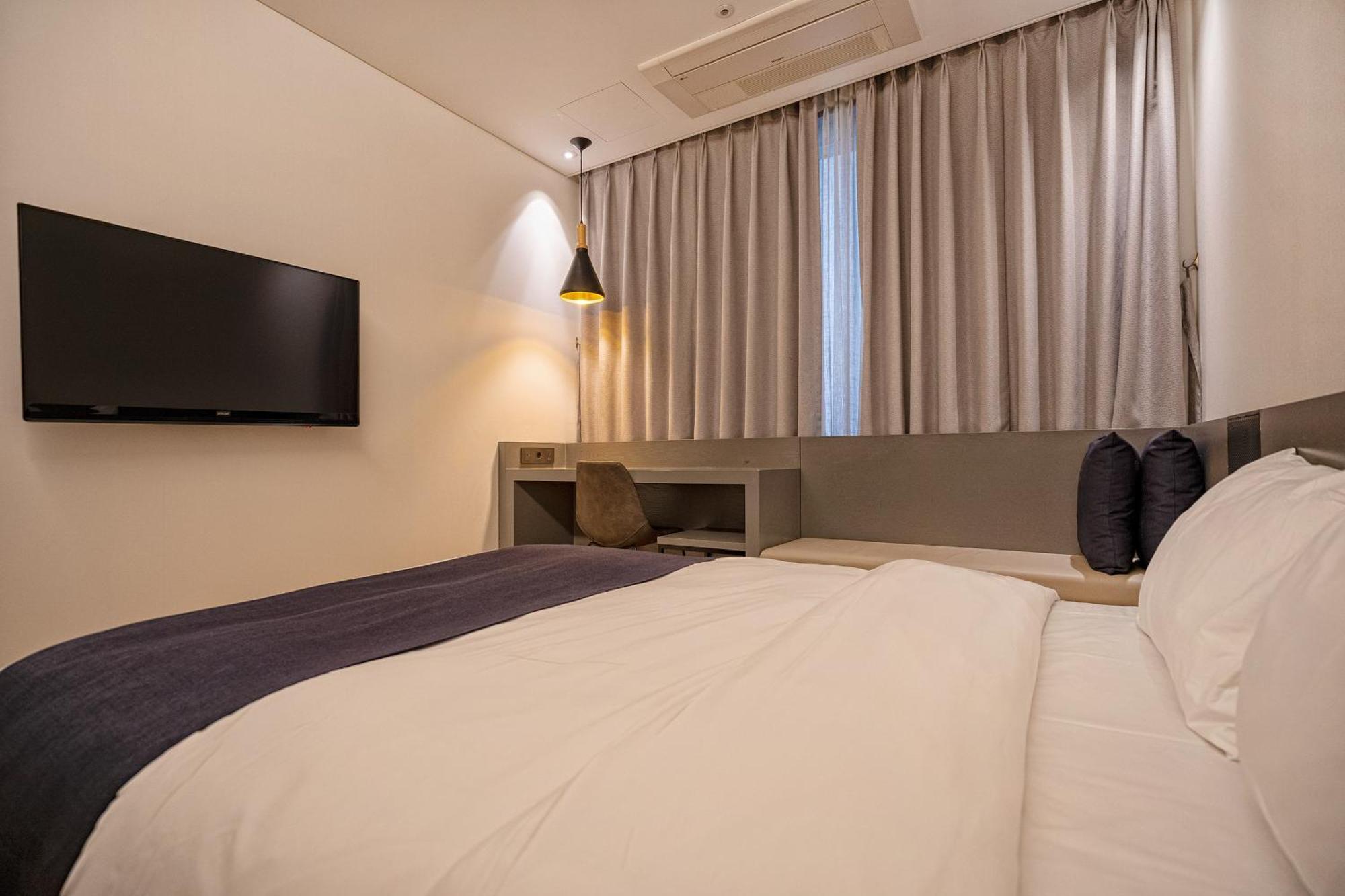 Gloucester Hotel Cheongju Exteriör bild